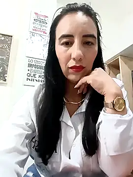 Snapshot of christine-x chatting on 01.11.25 christine-x online show from 01.11.25