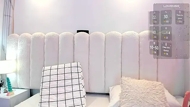 Snapshot of Mia_rom11 chatting on 02.18.25 Mia rom11 online show from 02.18.25