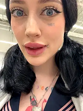 Melissa crazy online show from 10.31.25