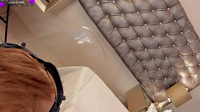 AnnWeltt online show from 01.31.25