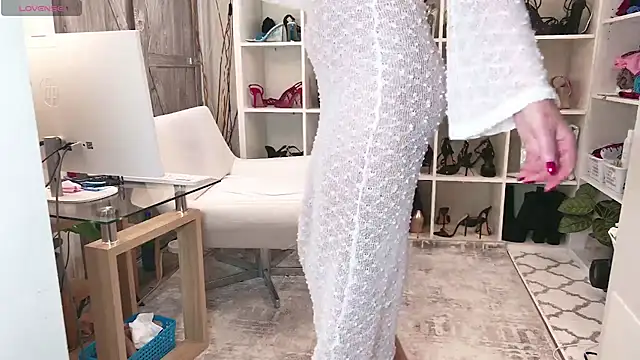 BaditaLuna online show from 02.20.25