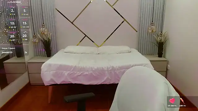 Snapshot of LenaRoses chatting on 09.16.25 LenaRoses online show from 09.16.25