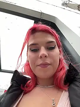 RiriRoseey online show from 01.04.25