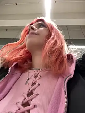 RiriRoseey online show from 01.04.25