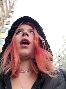 RiriRoseey online show from 01.05.25