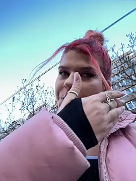 RiriRoseey online show from 01.08.25