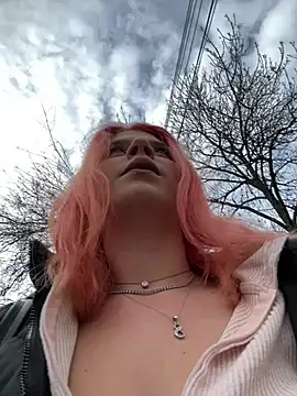 RiriRoseey online show from 01.10.25