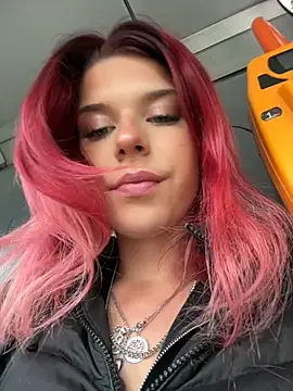 RiriRoseey online show from 11.17.25