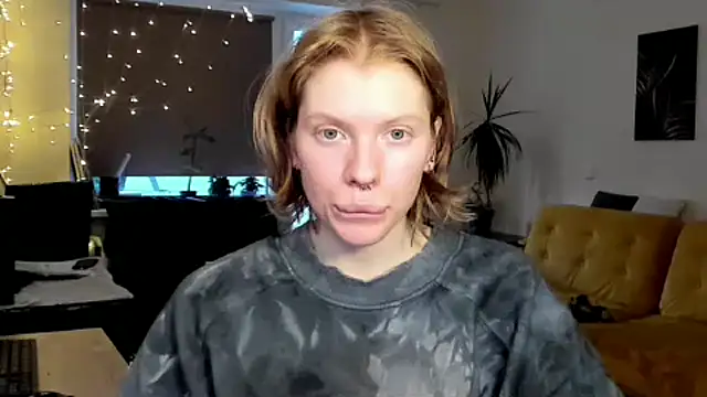 Snapshot of StellaDavis chatting on 02.14.25 StellaDavis online show from 02.14.25