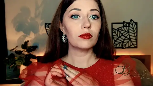 MissBeverlyMills online show from 12.08.24