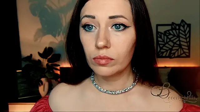 MissBeverlyMills online show from 12.12.24