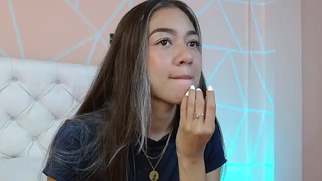 hantonella  online show from 10.03.25