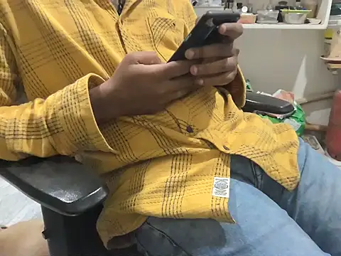 Snapshot of Believerrrr chatting on 11.11.25 Believerrrr online show from 11.11.25