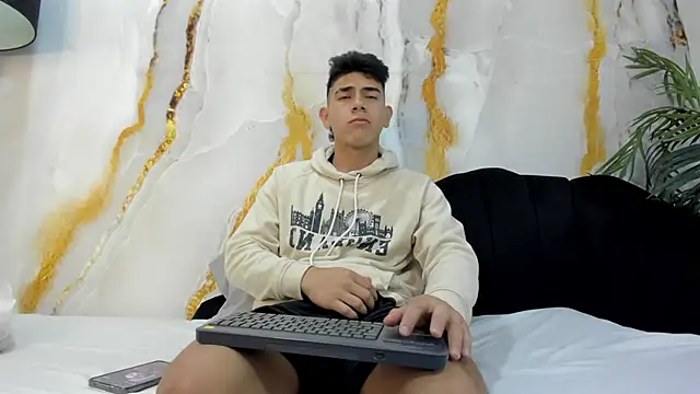 andrew rose  online show from 10.11.25