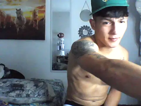 Snapshot of Pharaon_71 chatting on 02.18.25 Pharaon 71 online show from 02.18.25