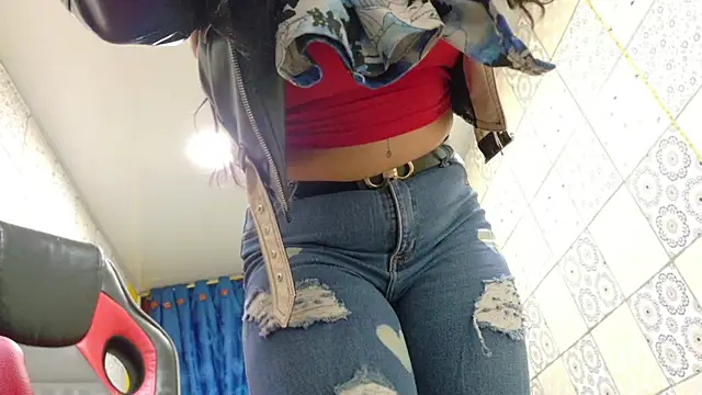 Lina23  online show from 10.16.25