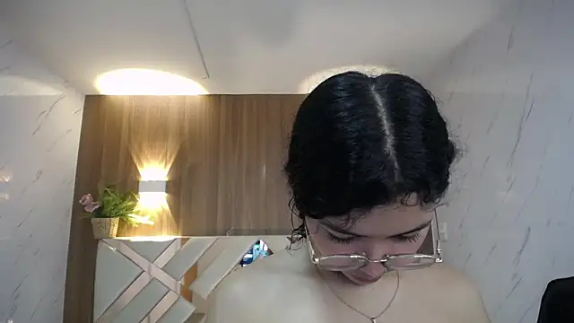 victoria castillo b online show from 11.19.25