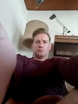 Snapshot of MArciQuarky chatting on 03.22.25 MArciQuarky online show from 03.22.25