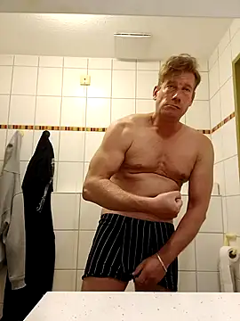 Snapshot of MArciQuarky chatting on 09.11.25 MArciQuarky online show from 09.11.25