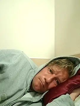 Snapshot of MArciQuarky chatting on 09.14.25 MArciQuarky online show from 09.14.25