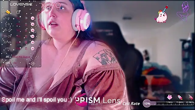 Snapshot of Thickchan chatting on 10.13.25 Thickchan online show from 10.13.25