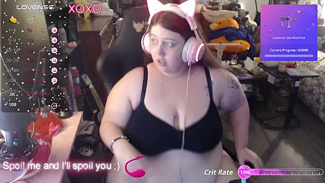 Snapshot of Thickchan chatting on 10.23.25 Thickchan online show from 10.23.25