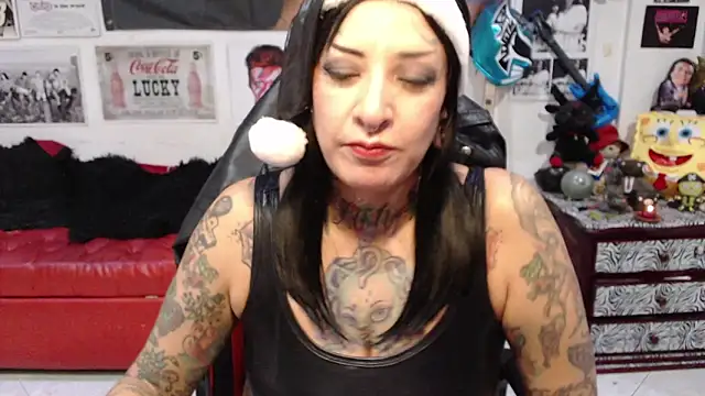 Snapshot of Rollyderolandia666 chatting on 12.07.24 Rollyderolandia666 online show from 12.07.24