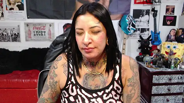 Snapshot of Rollyderolandia666 chatting on 02.13.25 Rollyderolandia666 online show from 02.13.25