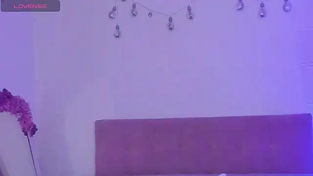 v1cky  online show from 03.31.26