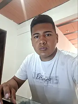 Snapshot of Willner08 chatting on 03.11.25 Willner08 online show from 03.11.25