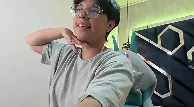 Snapshot of Emmapark_ chatting on 02.04.25 Emmapark  online show from 02.04.25