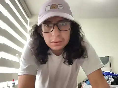 littlelatinhunter online show from 11.05.25