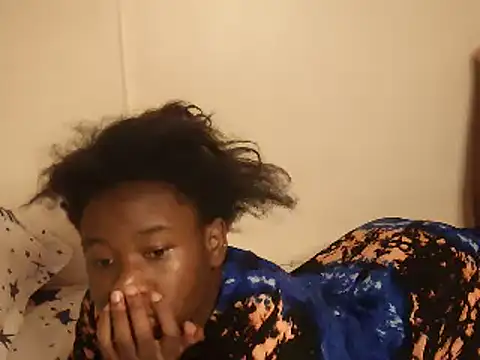 Snapshot of Novah_ chatting on 12.21.24 Novah  online show from 12.21.24