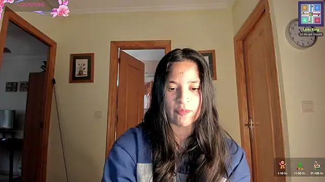 Snapshot of bella_apont chatting on 12.11.24 bella apont online show from 12.11.24