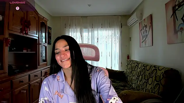 Snapshot of bella_apont chatting on 03.05.25 bella apont online show from 03.05.25