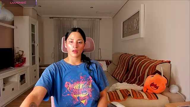 Snapshot of bella_apont chatting on 09.24.25 bella apont online show from 09.24.25