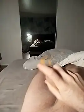 Snapshot of Au_plaisir_des_femmes chatting on 12.23.25 Au plaisir des femmes online show from 12.23.25