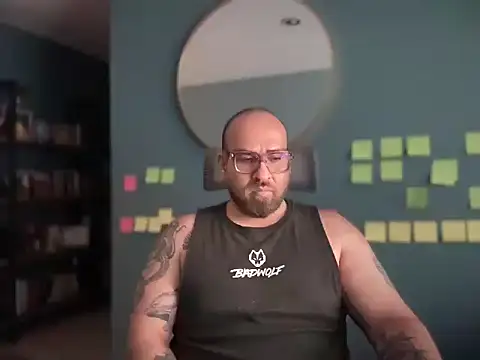 Snapshot of mexa_bear chatting on 11.18.25 mexa bear online show from 11.18.25