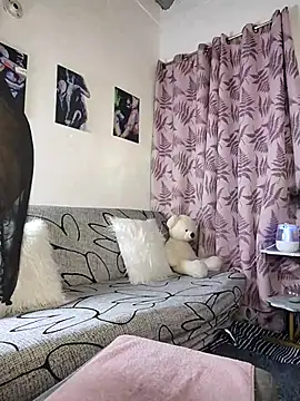 Charlotte Bayron online show from 10.23.25