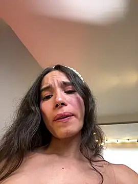 Irish Collins online show from 04.14.26