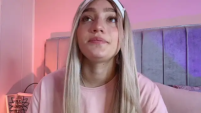 Giaa Ross online show from 01.09.25