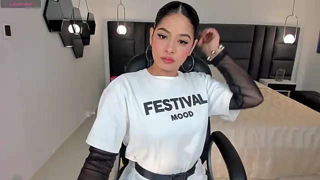 AlyssaDean online show from 09.20.25