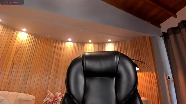 AlyssaDean online show from 10.13.25