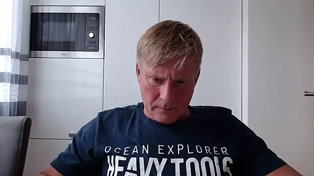 johnnym1 online show from 10.01.25