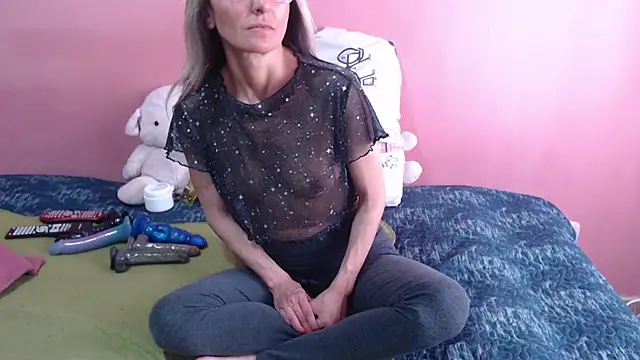 Snapshot of Susanlover chatting on 10.07.25 Susanlover online show from 10.07.25