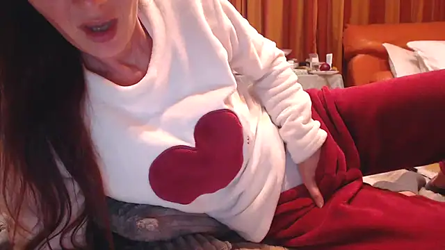 Snapshot of LovelyAndraGirl chatting on 09.30.25 LovelyAndraGirl online show from 09.30.25