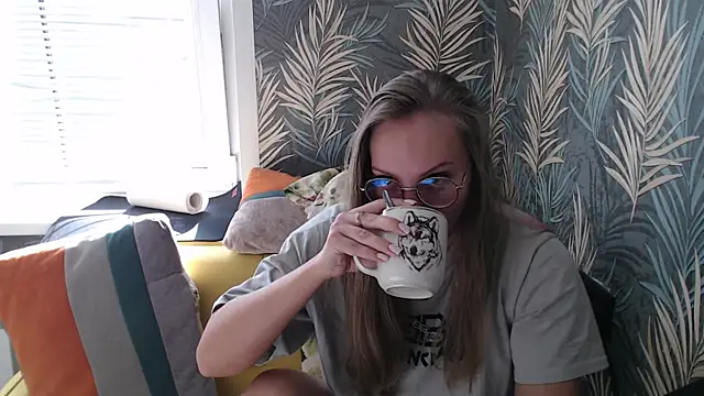 Kelly Hardy online show from 09.20.25