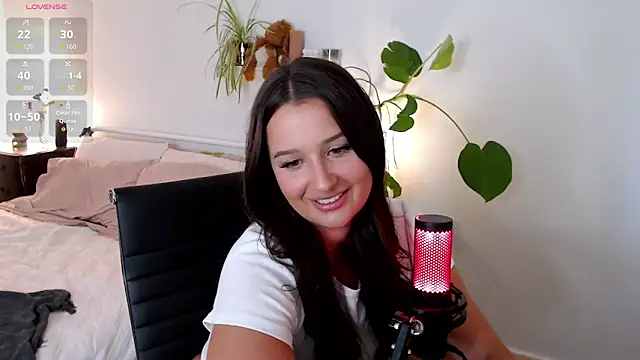 Lenas Room online show from 04.02.26