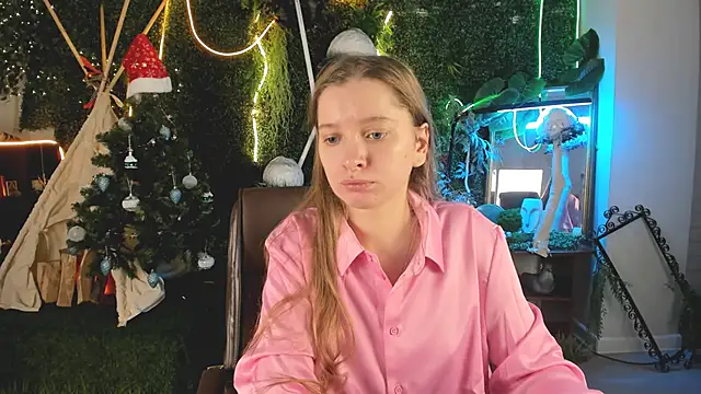 MayaSinabon online show from 12.25.24
