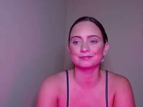 Snapshot of Sophie_Raegan chatting on 01.01.25 Sophie Raegan online show from 01.01.25